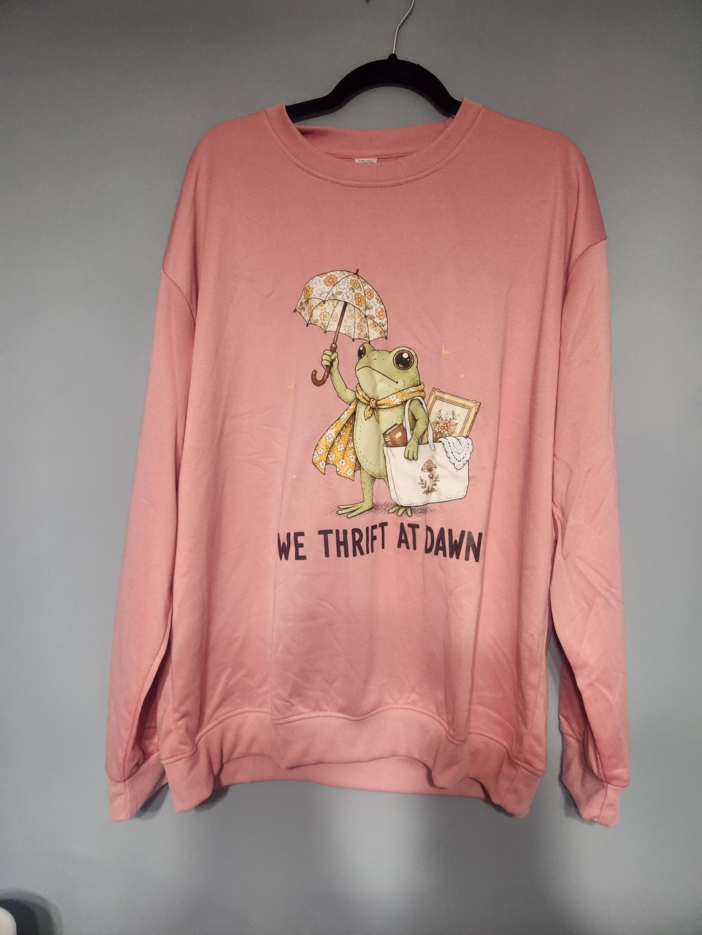 We Thrift At Dawn Frog Sweatshirt. Pink. Size 3XL. Thrifting Estate Sale Shopper